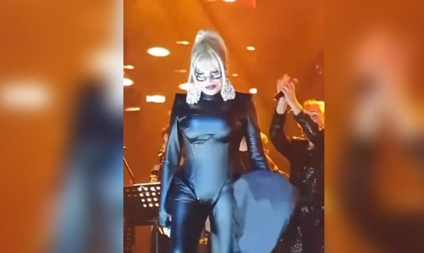 Ajda Pekkan’ın çok konuşulan ‘kedi kadın’ kostümü sosyal medyada alay konusu oldu! ‘Pazardan almış gibi’