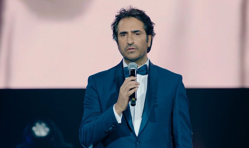 Ünlü türkücü Mahsun Kırmızıgül gözyaşlarına boğuldu: Şarkıyı tamamlayamadı! Yaptığı açıklama duygulandırdı