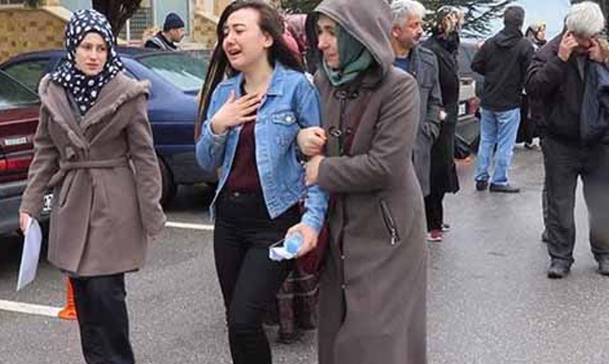 Değişmeyen Manzara: Sınava Geç Kalan Öğrenciler