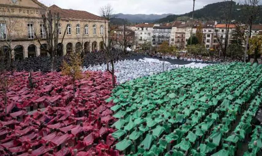 İspanya'dan Filistin'e insan mozaikli destek