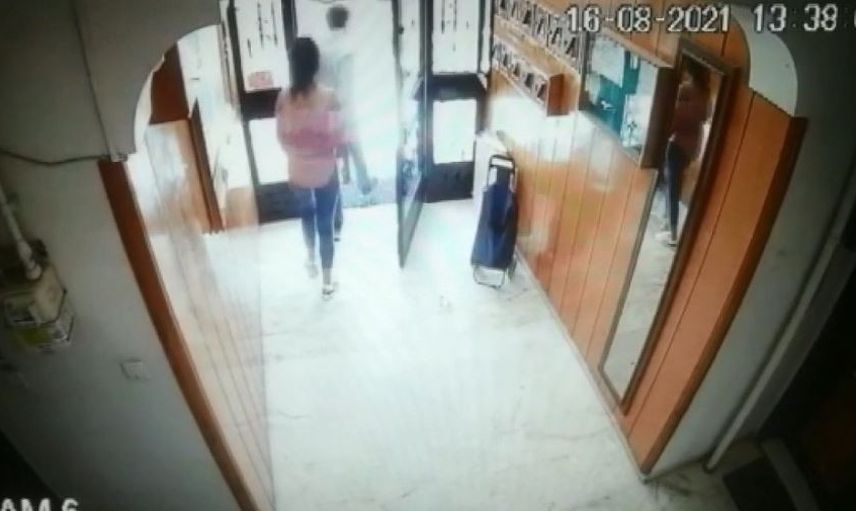 Üsküdar'da Bir Garip Hırsızlık: Ziynet Eşyalarını Çalan Hırsızlar Yerine Soğuk Su Bıraktı!