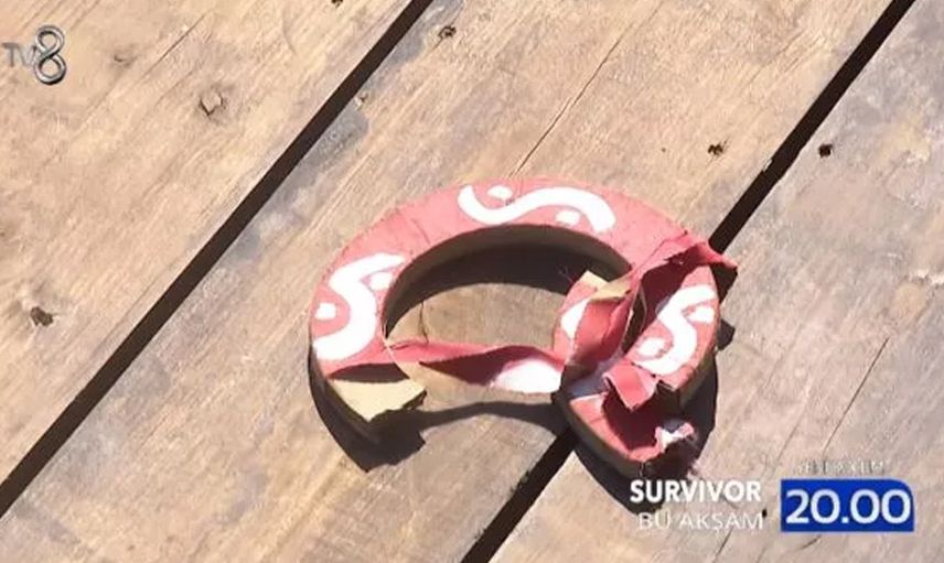 Yarışmacı elindekini fırlatınca olanlar oldu Murat Ceylan bağırdı Acun Ilıcalı tepki gösterdi! Survivor 'da yine ortalık karıştı
