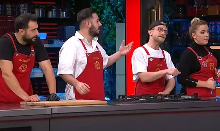 MasterChef'te ipler iyice gerildi! Şeflerin önünde meydan okudu: Bak görürsün, öptürmezsem sana o elleri!