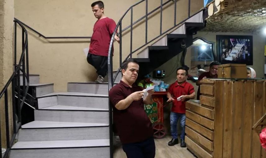 Tahran'da bulunan 'Cüceler Restoranı' turistlerin ilgi odağı!