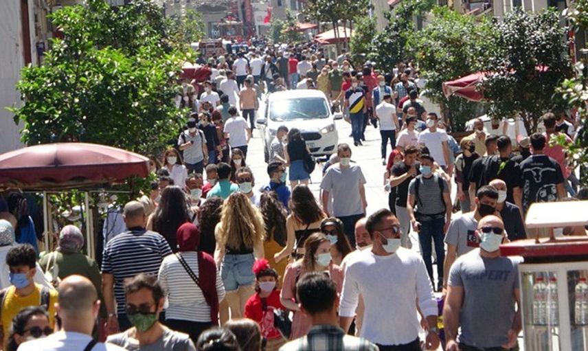 Taksim’de Korkutan Kalabalık!