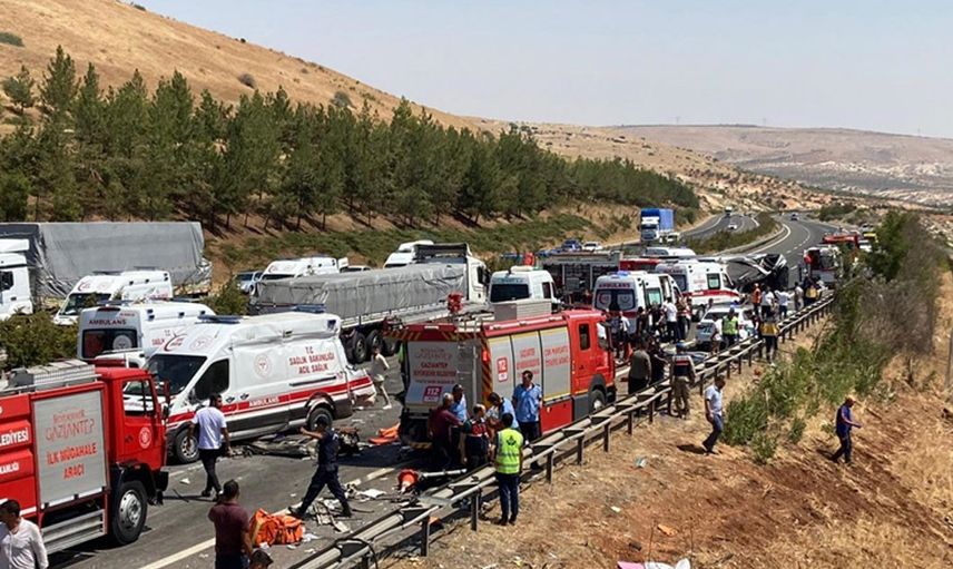 Gaziantep'te yaşanan korkunç kazada meslektaşını kaybeden gazeteci yaşananları anlattı! Gözyaşları içinde bilgi veren muhabirin dedikleri yürekleri dağladı