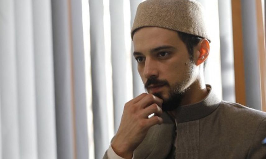 FOX TV'nin yeni dizisi Kızıl Goncalar sosyal medyayı ayağa kaldırdı: İslam dinini hedef alan skandal sahne!