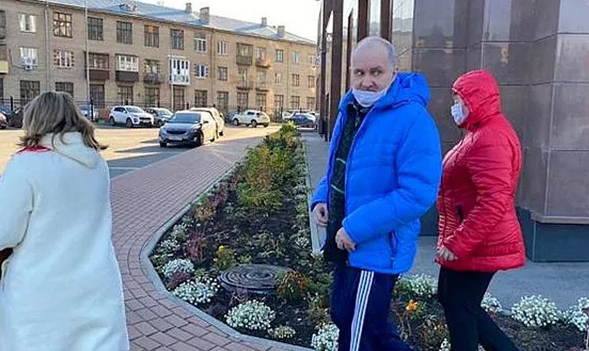 Bebek mezarlığından çıkarttı