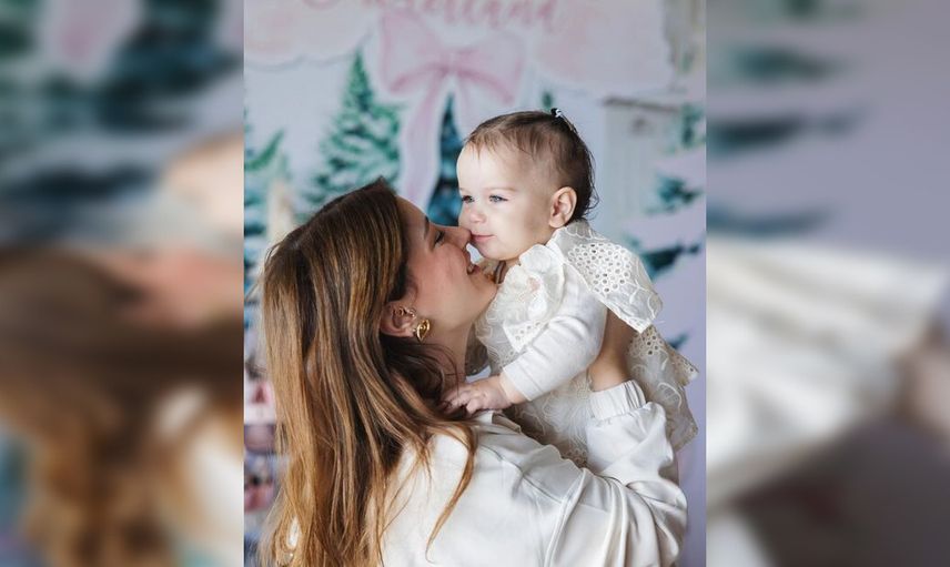 Hazal Kaya'nın kızı Leyla Süreyya büyüdü! Güzel oyuncu kızının yüzünü ilk kez gösterdi: Aynı annesi!