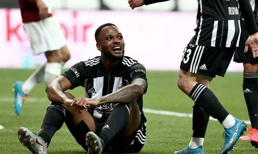Beşiktaş'ta İç Transferde, Cyle Larin İle Olan Sözleşme Krizi Devam Ediyor!