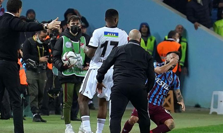 Trabzonspor ile Beşiktaş'ın arasında oynanan maça damga vuran Cyle Larin hakkında Güntekin Onay'dan ilginç benzetme geldi!