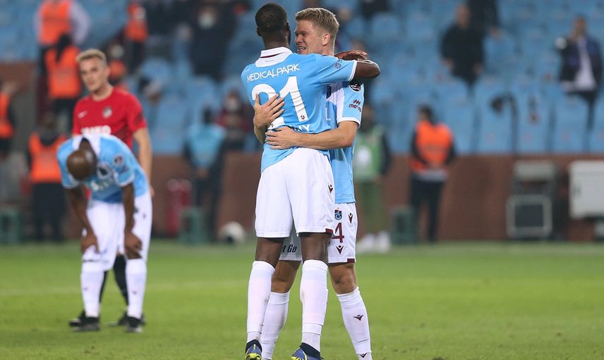Trabzonspor Süper Lig'de Tarih Yazıyor!