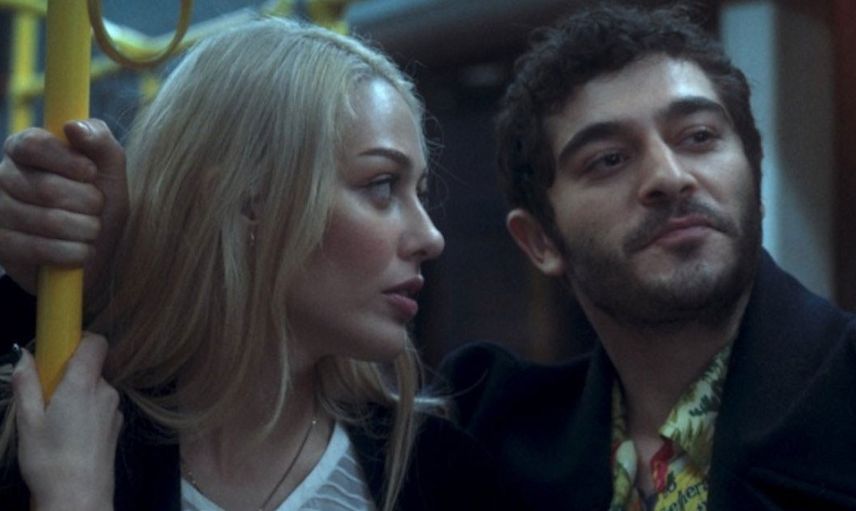 Film aşkı gerçek mi oldu? Dilan Deniz Çiçek ve Burak Deniz arabadan sarmaş dolaş fotoğraf paylaştı