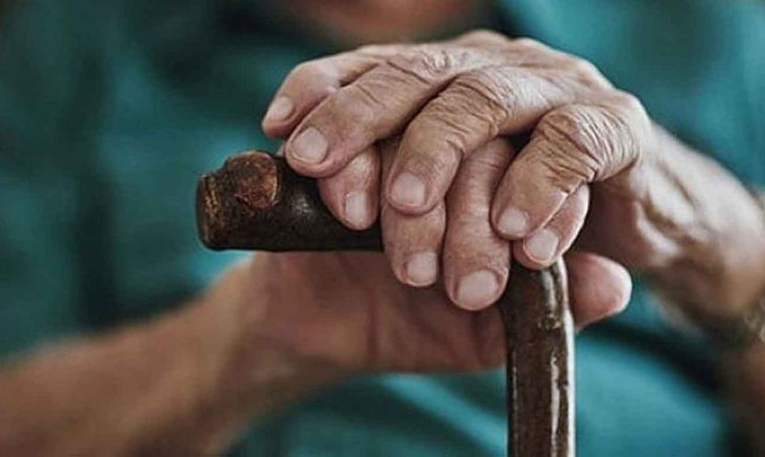 TÜİK'ten dikkat çeken çalışma: 4 haneden birinde en az bir yaşlı fert var!