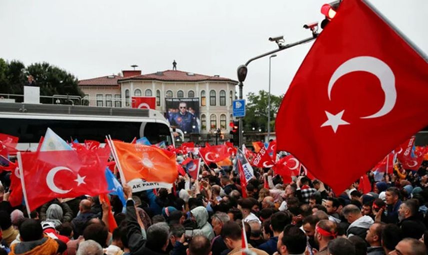 Türkiye sokaklara akın etti: Cumhurbaşkanı Erdoğan'ın seçim zaferi kutlanıyor