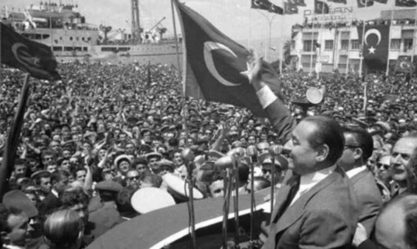 Türkiye'nin demokrasi tarihindeki en kara lekelerden bir tanesi olan 27 Mayıs darbesinin 62'ıncı yıldönümü!
