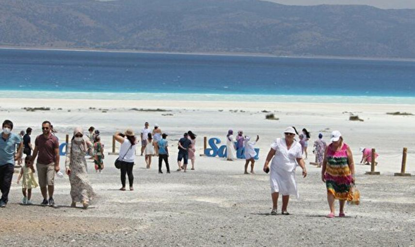 Türkiye'nin Maldivleri Salda Gölü’ne Ziyaretçi Akını