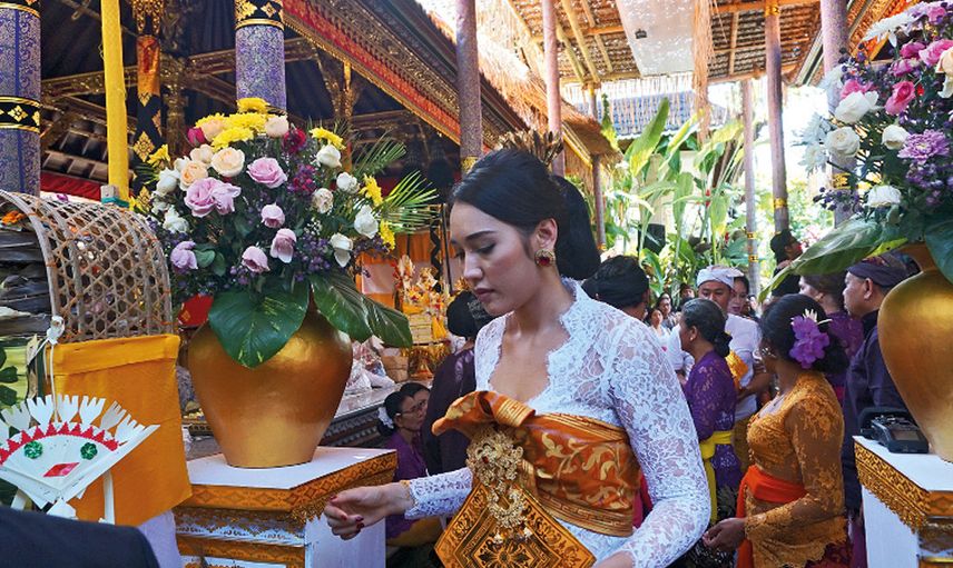 Bali’de korkutan gelenek: Cennete gitmek için dişlerini törpületmek zorundalar