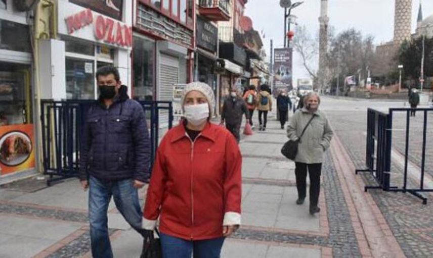 Edirne'de Yeni Karar: Çay Ocaklarının Faaliyeti Durduruldu, 2 Caddeye Girişler Kapatıldı