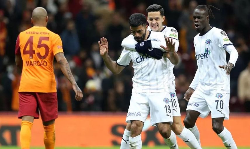 Galatasaray'ın Eski Futbolcusu Felipe Melo'dan Burak Elmas Hakkında Paylaşım Geldi!