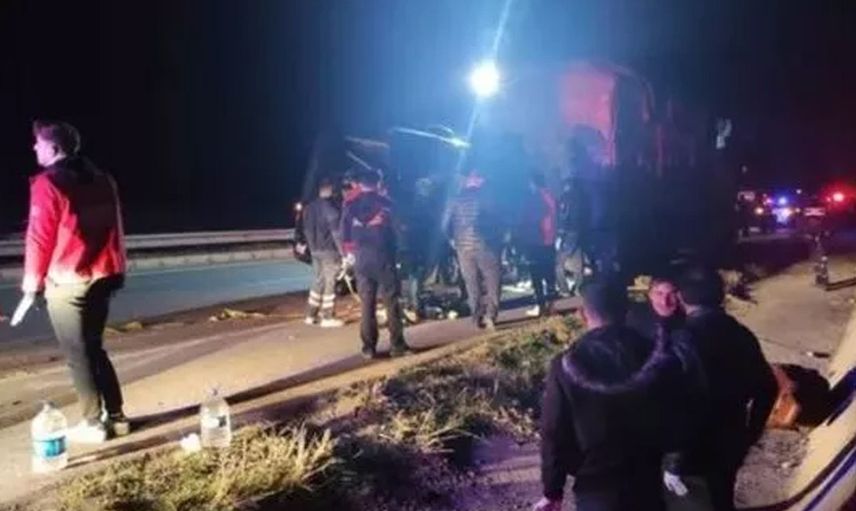 Ünlü oyuncuları taşıyan minibüs kaza yaptı! Tolga Güleryüz'ün son görüntüsü ortaya çıktı!