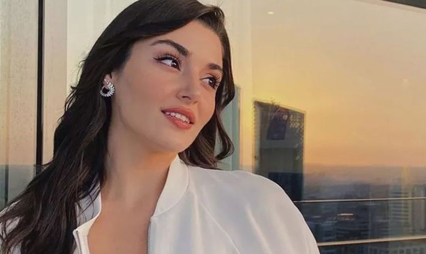 Hande Erçel kendisini ifşa etti! Yanlışlıkla paylaştığı fotoğrafta Erçel'in her yeri göründü 'Silmekte geç kaldın Hande gördük her yerini'