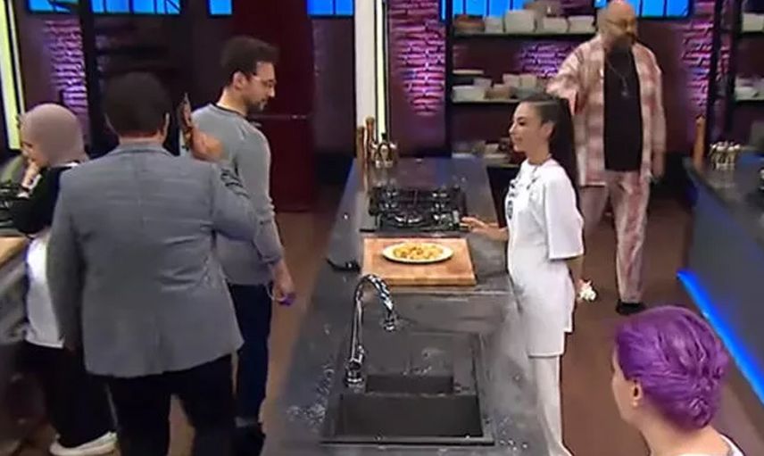 MasterChef de Mehmet Şef Yarışmacıları Tulumbayla İmtihan Etti