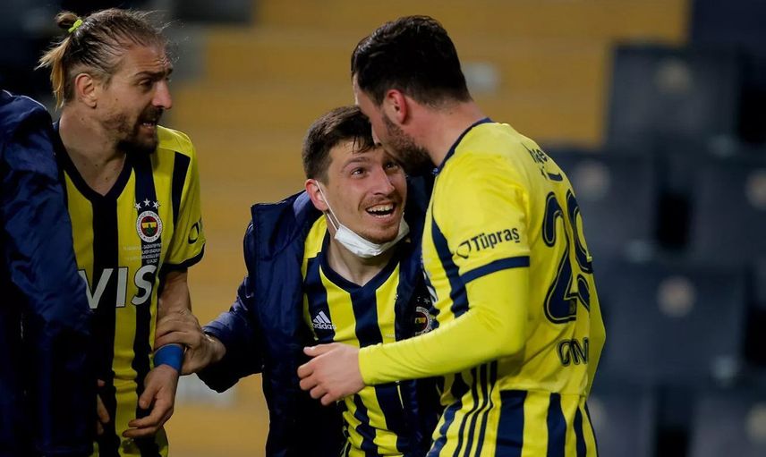 Yıldız Futbolcunun Menajerinden Fenerbahçe Yönetimine Sert Sözler!
