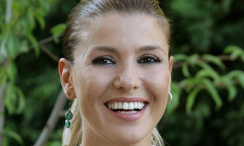 Gülben Ergen sahnede bayıldı