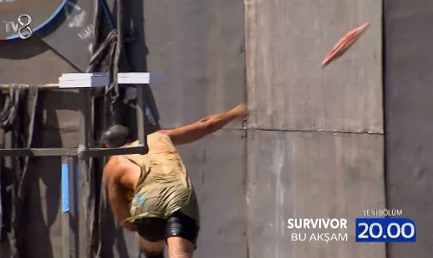 Yarışmacı elindekini fırlatınca olanlar oldu Murat Ceylan bağırdı Acun Ilıcalı tepki gösterdi! Survivor 'da yine ortalık karıştı