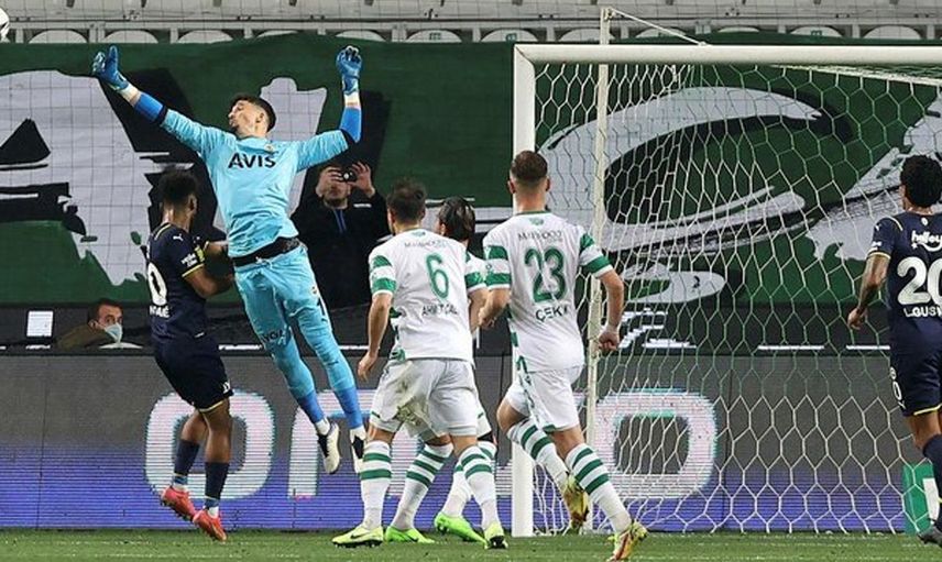 Fenerbahçeli Altay Bayındır'ın Sahalardan Uzak Kalacağı Süre Belli Oldu!