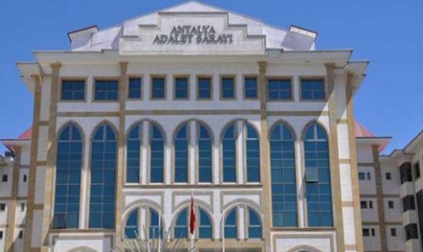 Hâkimim Dedi Herkesi Kandırdı, Yalanını Savcı Kocası Ortaya Çıkardı