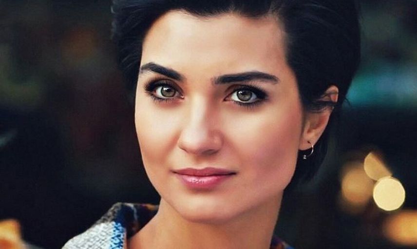 Makyajsız Poz Veren Ünlülere Tuba Büyüküstün de Eklendi