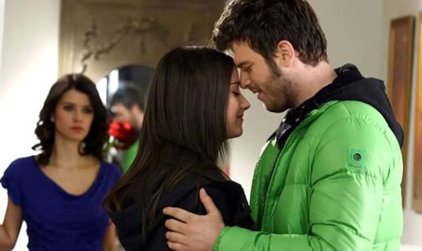 Hazal Kaya’dan Yıllar Sonra Gelen Aşk-ı Memnu İtirafı Herkesi Şaşkına Çevirdi