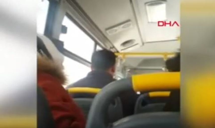 Şoförden Hamile Kadına Çirkin Sözler! 'Kucağıma mı Alayım?'
