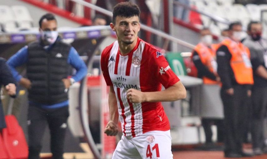 Trabzonspor, Antalyasporlu Gökdeniz Bayrakdar'ı Transfer Etmek İstiyor!