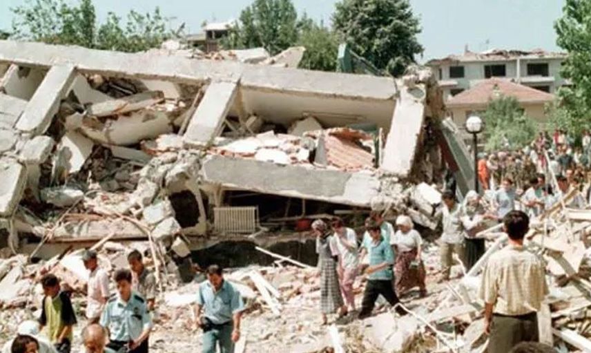 99 yılındaki büyük Marmara depremi felaketinin 23. senesine özel 23 acı görüntü!