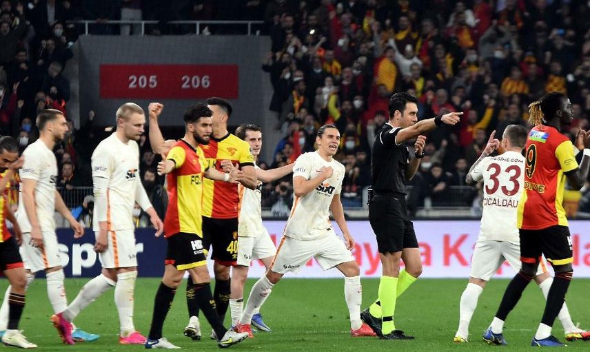 Uğur Meleke Göztepe - Galatasaray Maçında Kırılan Dünya Rekorunu Açıkladı!