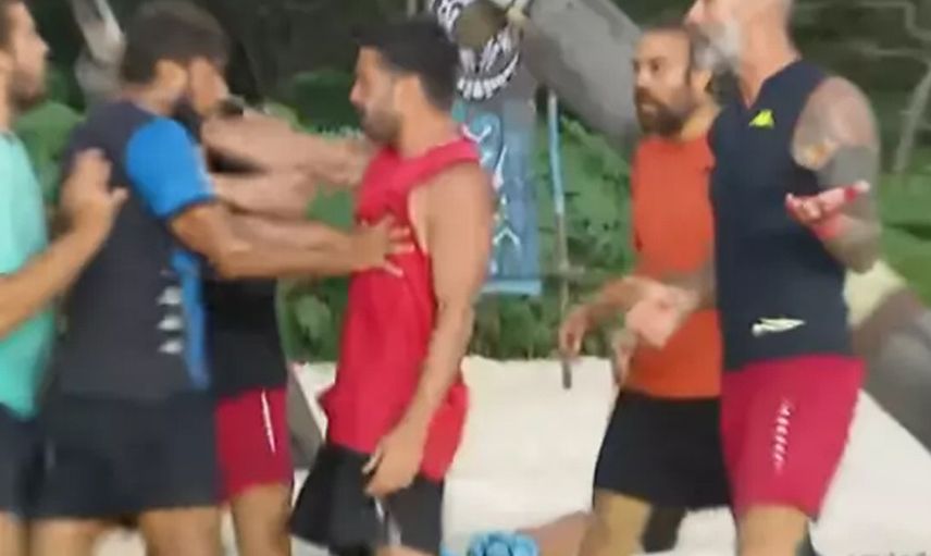 Survivor'da daha önce görülmemiş kavga! Herkes birbirine girdi: 8 kişi ayıramadı! Acun Ilıcalı müdahale etti...