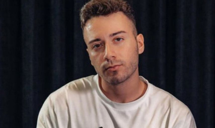 Ünlü YouTube fenomeni Enes Batur’un eski sevgilisi Ecenaz Üçer’in seksi videosu sosyal medyayı karıştırdı