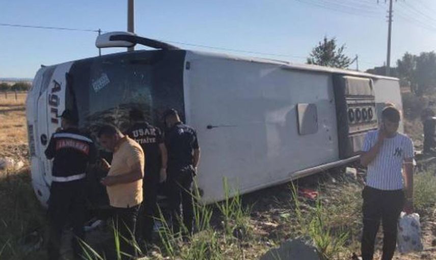 Uşak'ta Devrilen Yolcu Otobüsü ile İlgili Vahim İddia: "Şoför Uyuyordu"