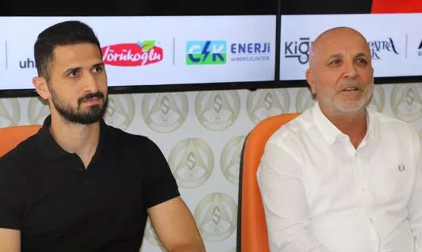 Galatasaray'dan Alanyaspor'a Transfer Olan Emre Akbaba Hakkında Hasan Çavuşoğlu'nun Sözleri Gündem Oldu!