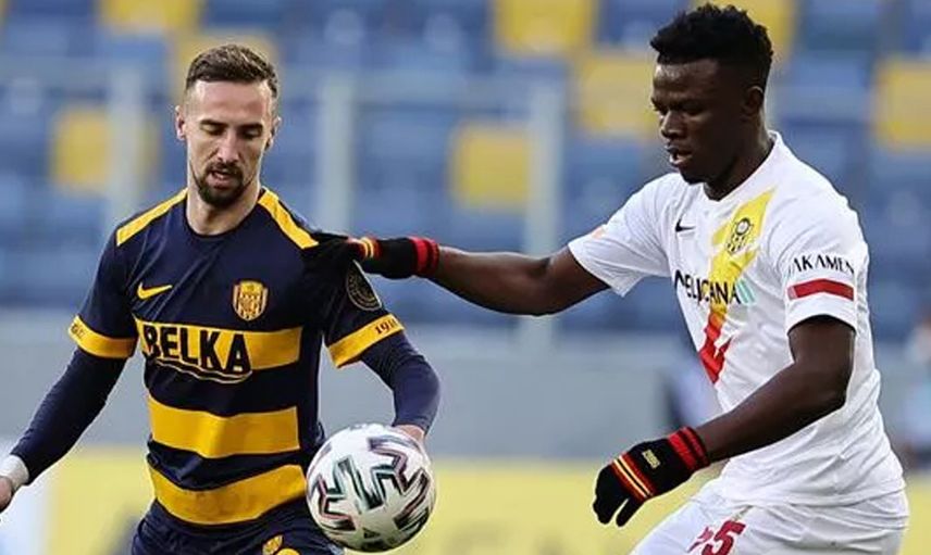 Bordeaux Başakşehir'den Youssouf Ndayishimiye'yi Transfer Ediyor!