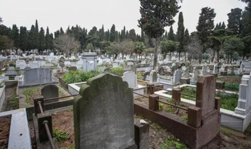Hindistan'da cenaze töreni düzenlediği eşini eve gelince karşısında gördü!