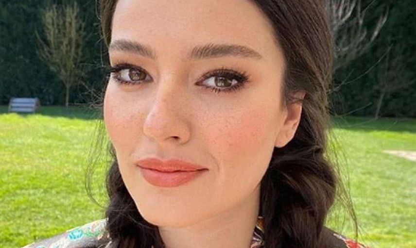 Pelin Akil kimdir?