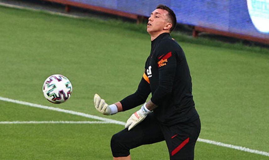 Galatasaray'da Muslera Depremi! Sen Yoksan Ben de Yokum