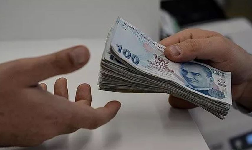 Emekli maaşı alanlar bu haber yüzünüzü güldürecek: Emekli maaşlarına ek 750 TL ödemeleri hesaplara yatmaya başladı