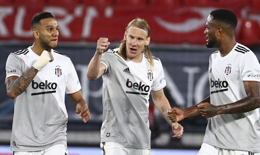 Beşiktaş'ta Cyle Larin, Domagoj Vida ve Josef de Souza'nın İç Transferinde Problem Yaşanıyor!
