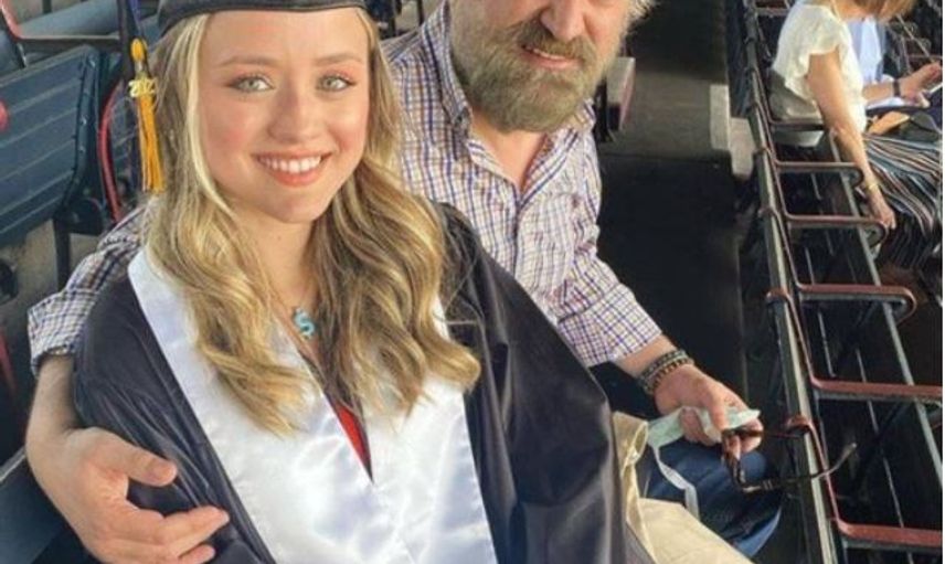 Çocuklarının Mezuniyetiyle Sevinen Ünüler