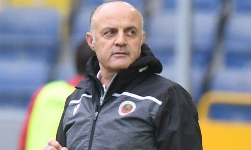 Bursaspor'un Teknik Direktörü Özcan Bizati Kimdir?